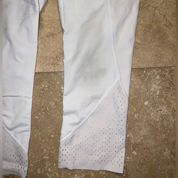 White high rise Lululemon leggings - Picture 3 of 7